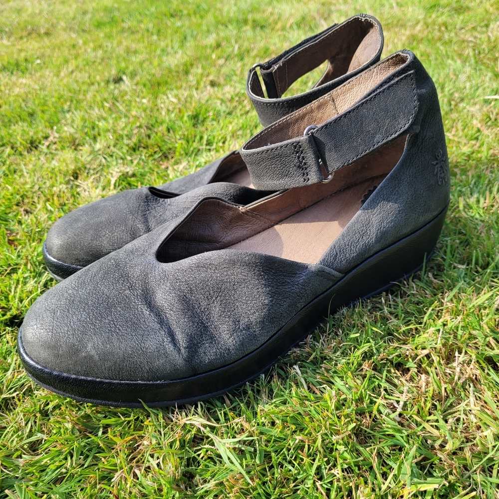 Fly London Grey Pebbled Leather Platform Mary Janes Size EU 40
